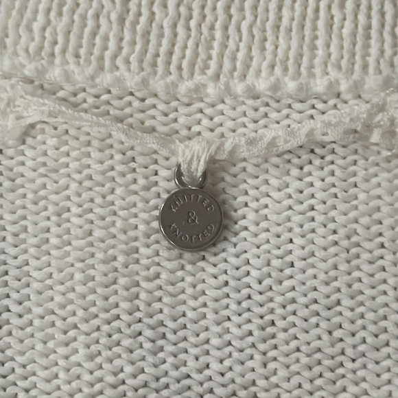 Knitted & Knotted Cropped Sweater - Picture 5 of 7